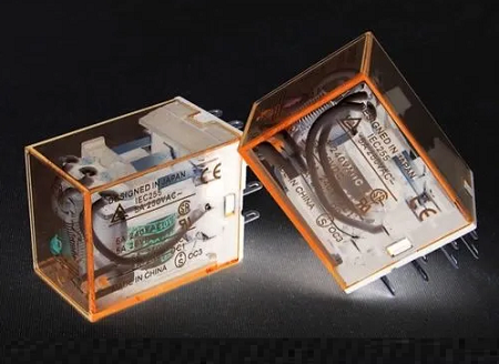 電磁繼電器觸點(diǎn)由什么材料制造組成，電磁繼電器是做什么用的？