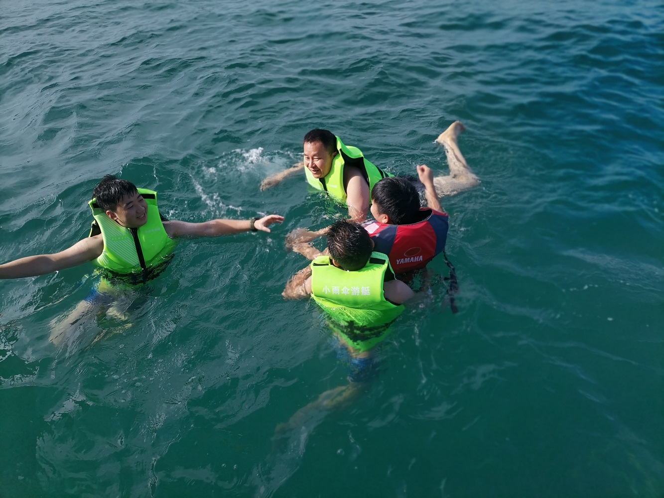 海南三亞【亞龍灣帆船出海，遠(yuǎn)海潛水】