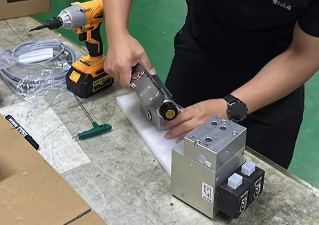 博揚工程師成功組裝并檢測組合閥，彰顯專業(yè)實力確保品質